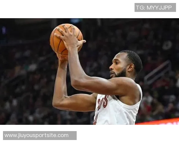 小莫布里与阿伦联手发力半场贡献21分6篮板助力球队争胜